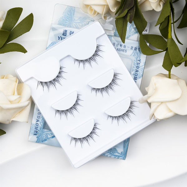 Dosáhněte dokonalého anime vzhledu s řasami Clear Band Manga Lashes