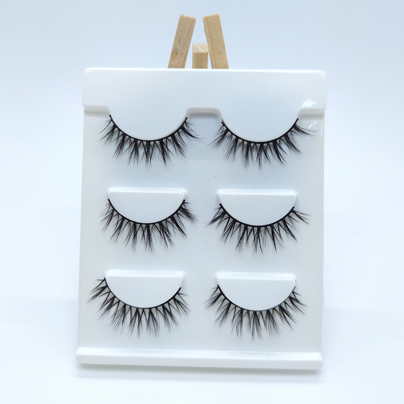 Balení 3 párů Luxusní umělé Mink 3D Silk Lashes Umělé řasy