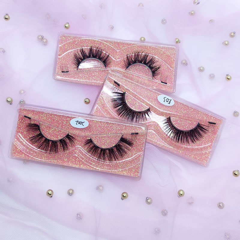 Magnetické řasy čtyři kotvičky Natural Look 1 pár balení